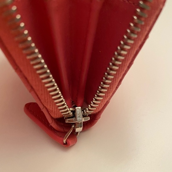 100% Authentic Chanel chevron zip card case - Picture 16 of 16